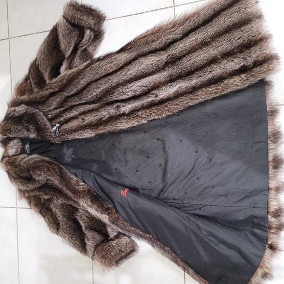 Beaver full length coat - Picture 2 of 4